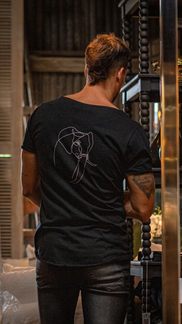 Remera Estampada Black Elephant