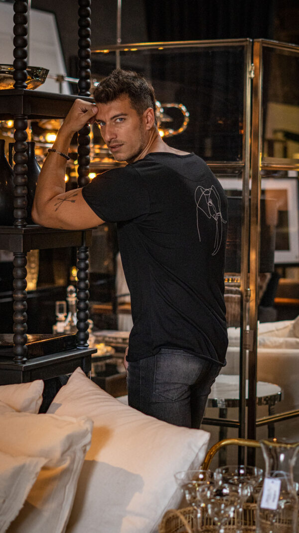 Remera Estampada Black Elephant - Image 3