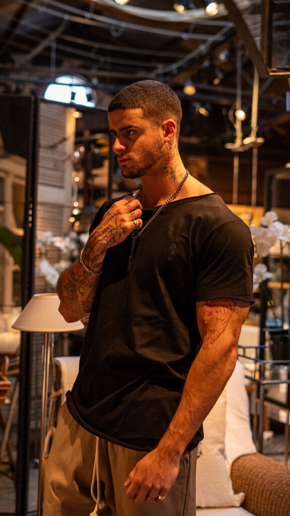 Remera Ibiza · Black Rose