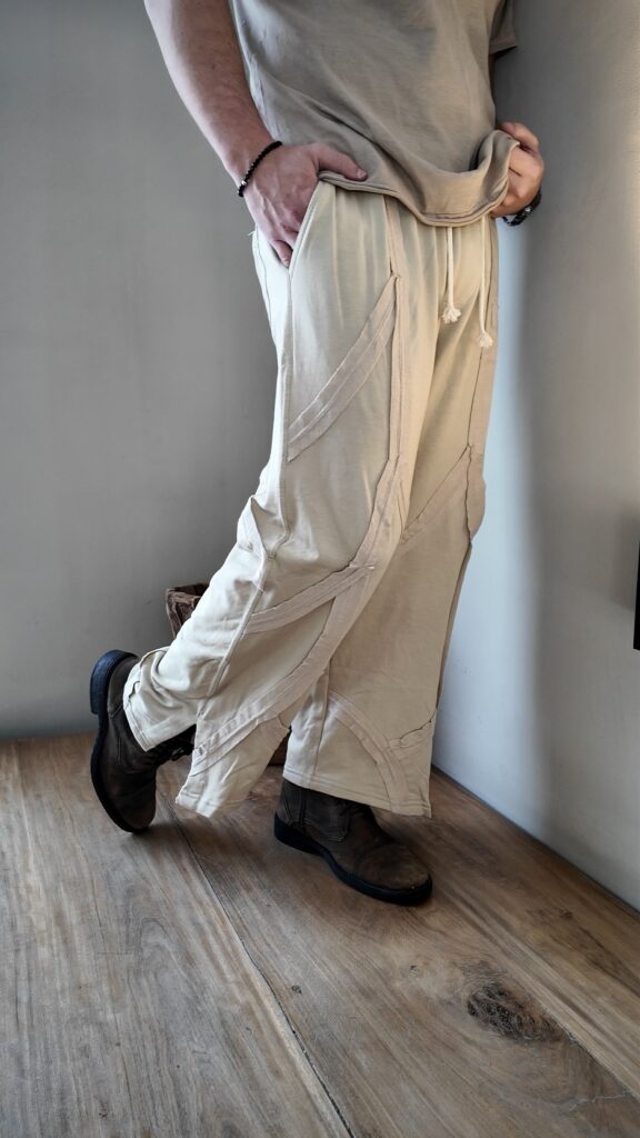 Pantalón Deconstruction · Sahara